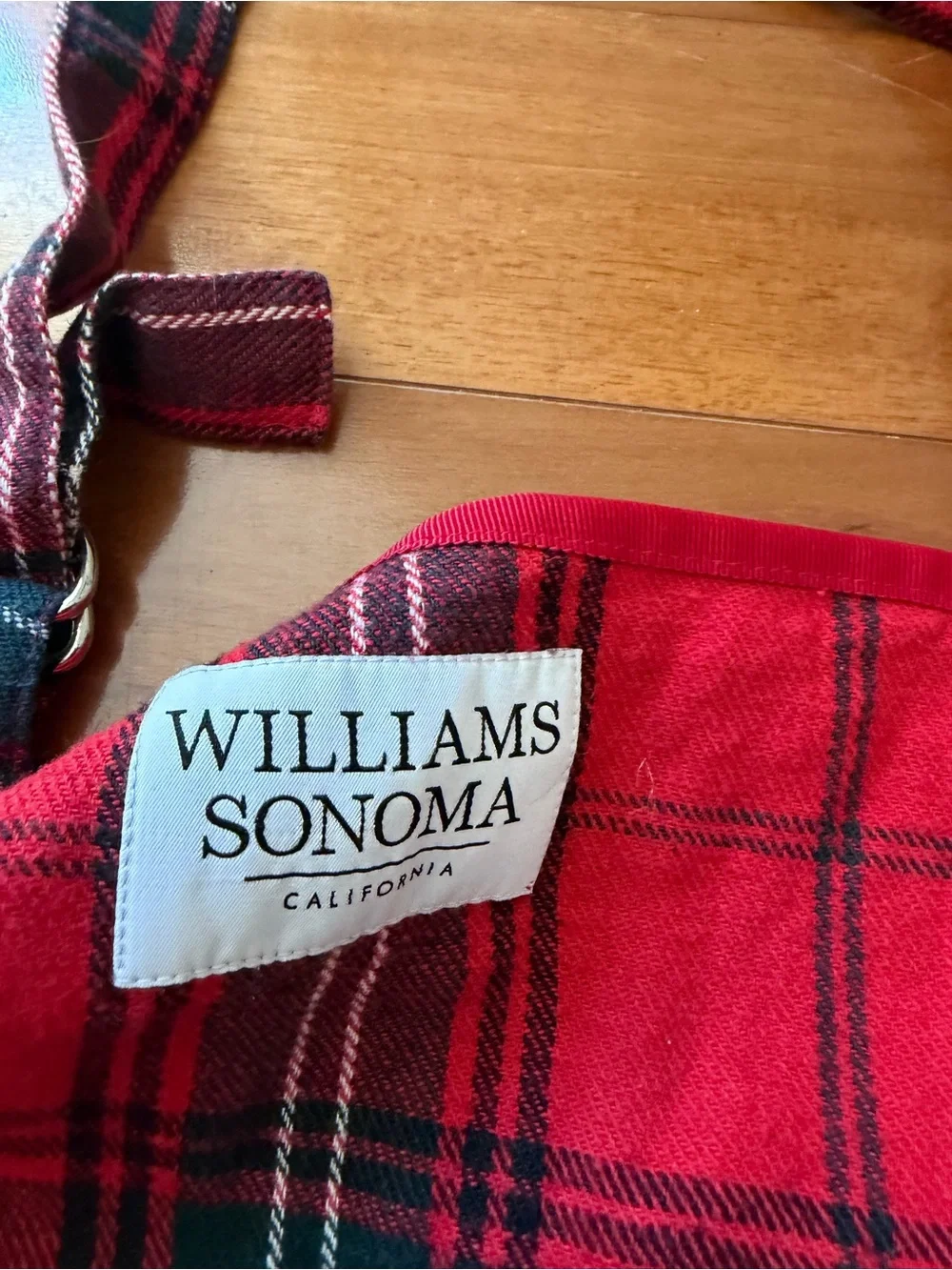 Williams Sonoma Classic Tartan Plaid Adult Apron